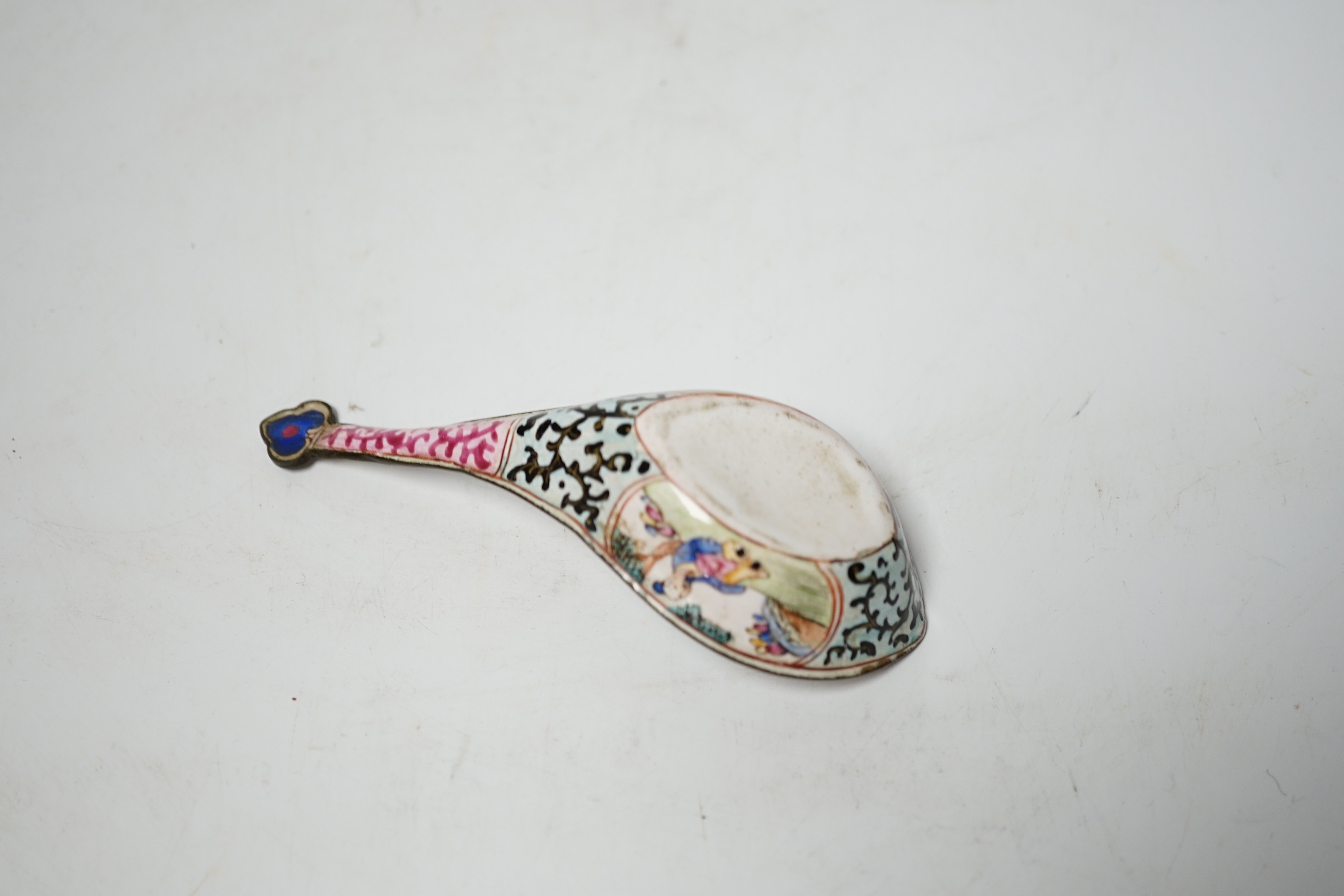 An 18th century Chinese Canton enamel spoon, 11.5cm